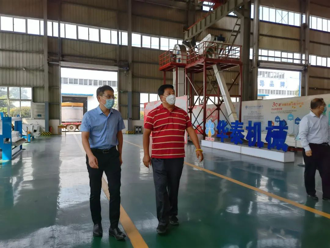 縣法院院長走訪華泰集團 架起法企“連心橋”