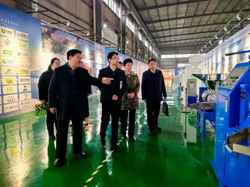 滑縣縣委常委、常務副縣長馮剛一行蒞臨華泰智能裝備集團調研